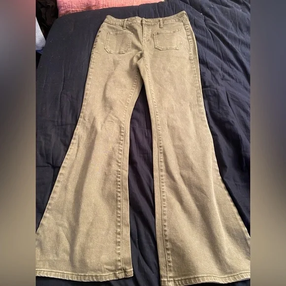 Altar’d State Echo Front Patch Pocket Bootcut Flare Jeans in Green Gray - Picture 8 of 8